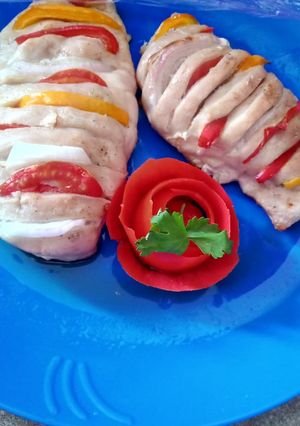 A picture of Primavera chicken (hassleback chicken).