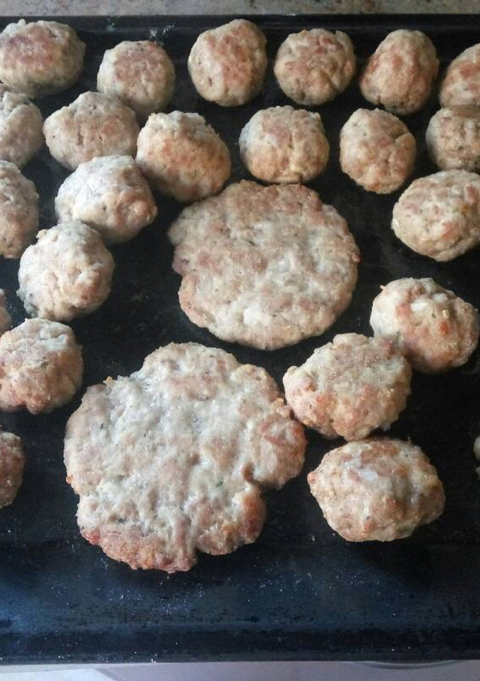 Una foto de Albóndigas y Hamburguesa al horno