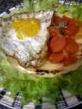 Montadito de "Huevo, Arepa y Salchicha"