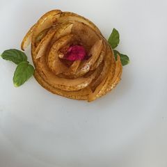 A picture of Caramelized pear.