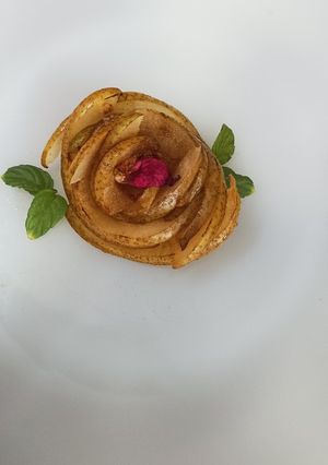 A picture of Caramelized pear.