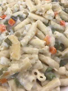 صورة لوصفة معكرونه بالخضار والكريمه