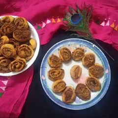 A picture of Bhakarwadi.