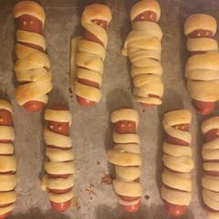 Halloweenie Mummies 🎃 A picture of Halloweenie Mummies 🎃.