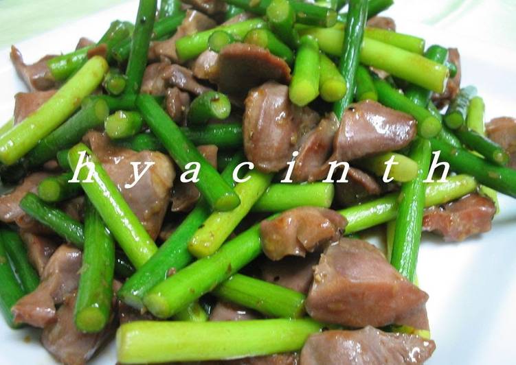 Steps to Make Homemade Gizzard &amp; Garlic Scapes Oyster Sauce Fry