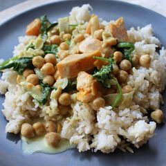 A picture of Sweet Potato & Chickpea Green Curry.