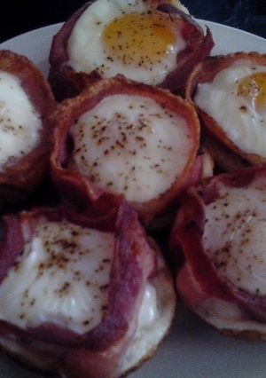A picture of Bacon and Egg Muffins.