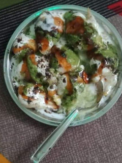 दही पापड़ी भल्ला चाट (dahi papdi bhalla chaat recipe in Hindi) रेसिपी मुख्य फोटो