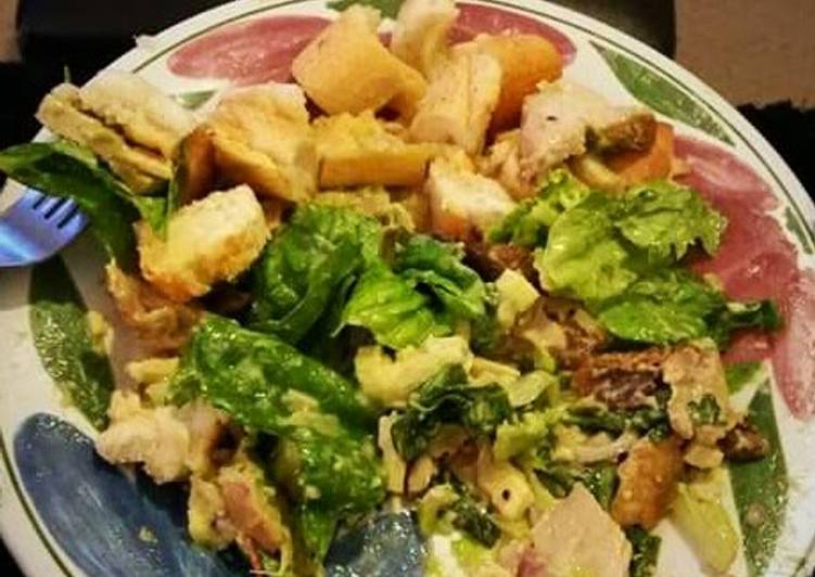 How to Prepare Super Quick Homemade Caesar Salad