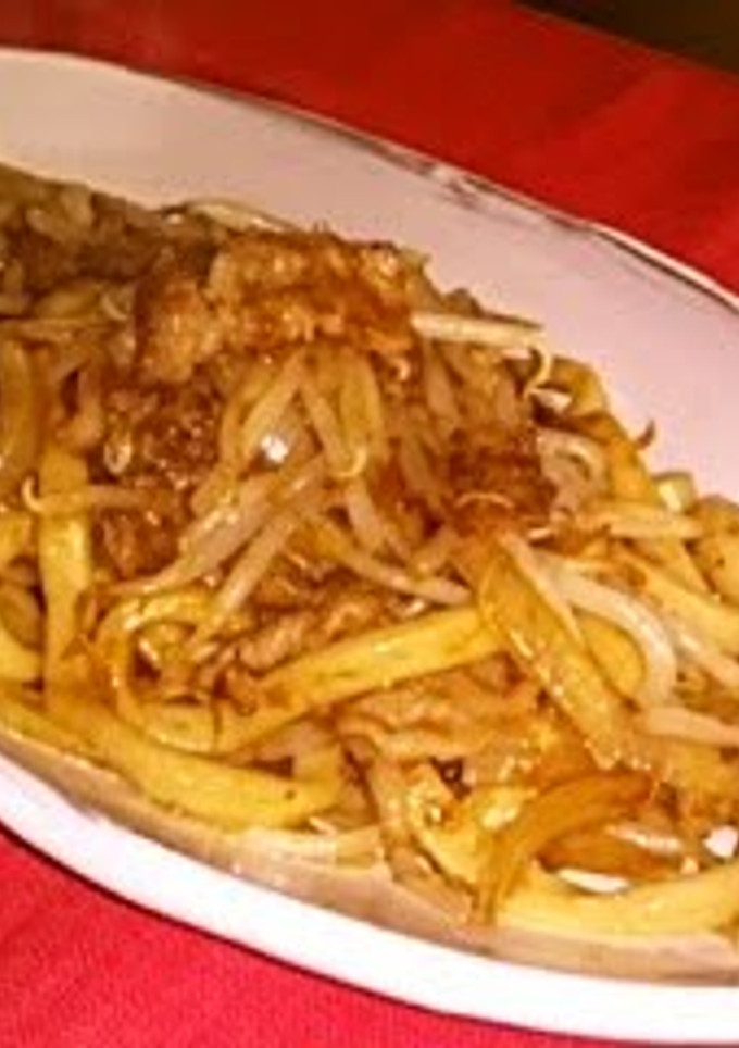 A picture of Fried Udon Noodles.