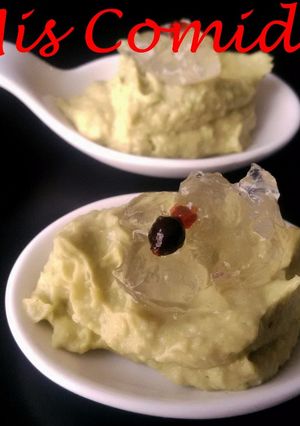 Foto principal de Hummus de aguacate con mermelada de gin tonic