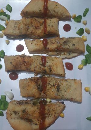 સ્ટફ ગાર્લિક બ્રેડ (stuffed garlic bread recipe in Gujarati) રેસીપી મુખ્ય ફોટો