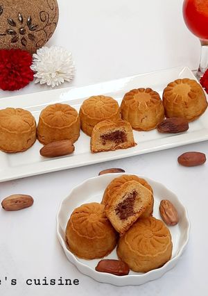 A picture of Dates bar mamoul cookies.