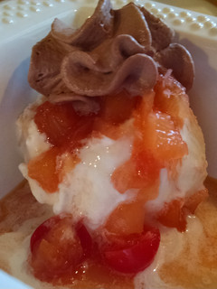 A picture of Pineapple Up Side Down Sundae.