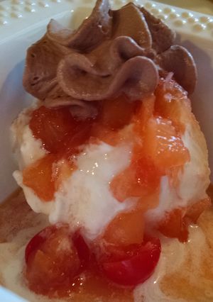A picture of Pineapple Up Side Down Sundae.