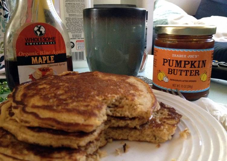 Protein Pumpkin Oatmeal Pancakes