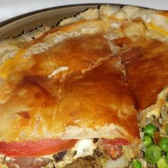 Claires Bacon & Egg Pie A picture of Claires Bacon & Egg Pie.