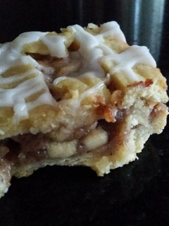 A picture of Apple Pie Bars.