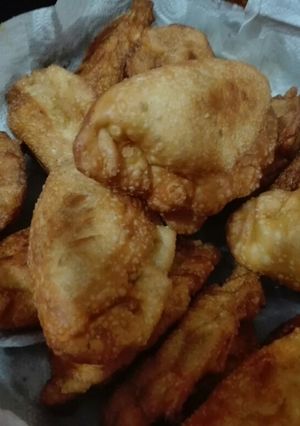 Una foto de Empanadas de salchicha jamón queso y huevo
