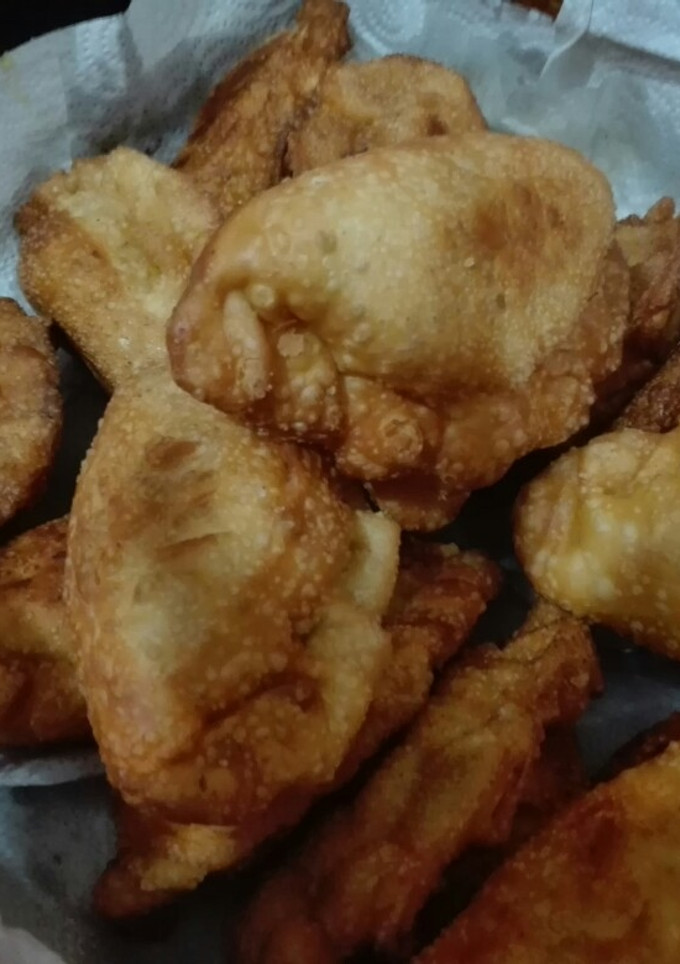 Una foto de Empanadas de salchicha jamón queso y huevo