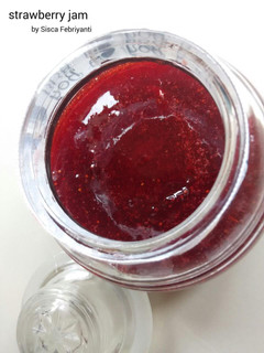 A picture of Strawberry jam.
