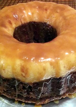 A picture of Chocoflan cake.