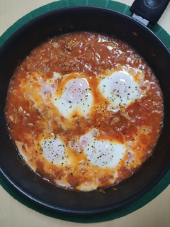 Una foto de Huevos en salsa de tomate