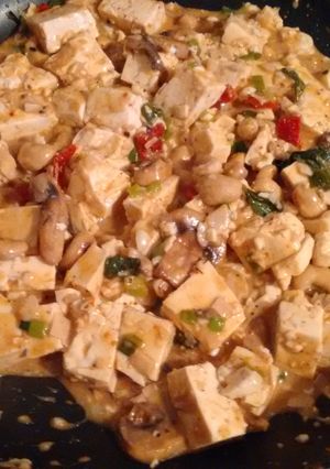 A picture of Vegan Thai Peanut Tofu Stir Fry.