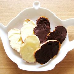 A picture of Decorated Chocolate Rusks.