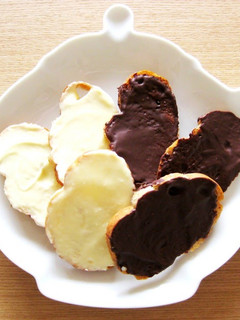 A picture of Decorated Chocolate Rusks.
