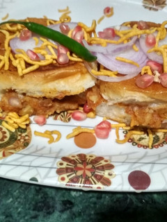 दाबेली (dabeli recipe in Hindi) रेसिपी मुख्य फोटो