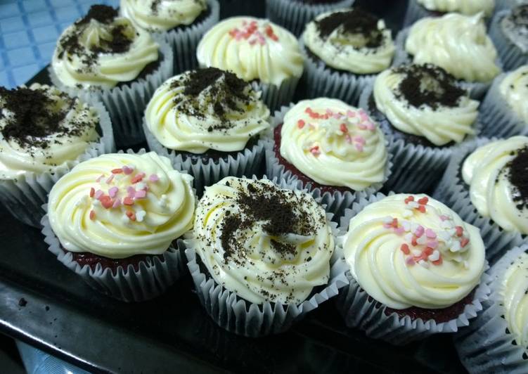 Recipe of Quick Mira&#39;s Easy Cream Cheese Frosting