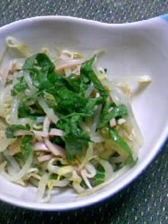 A picture of Bean Sprouts with Shiso Leaves and Ponzu Sauce.