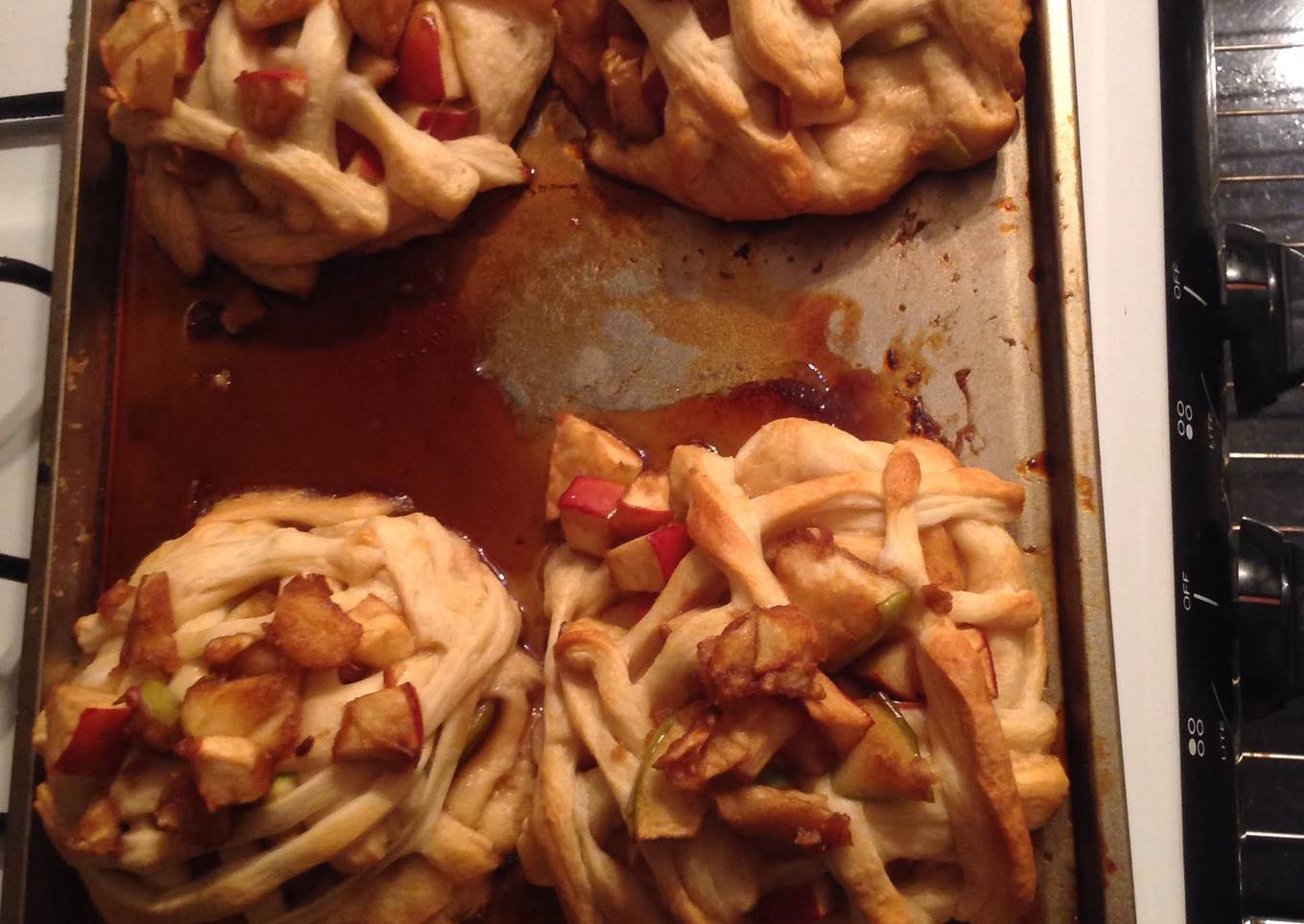 Pillsbury Crescent Roll Apple Pie
