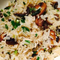 A picture of Mushroom & Scallion Fried Rice.