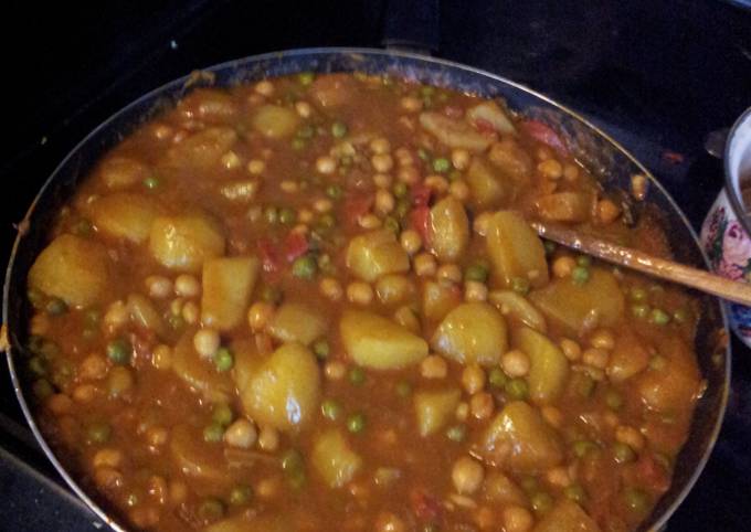 Recipe of Quick Potato chickpea curry