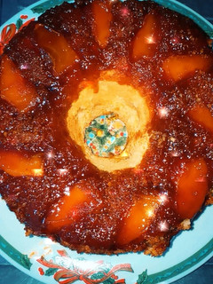 Una foto de Torta de 🍎 invertida con caramelo 💪