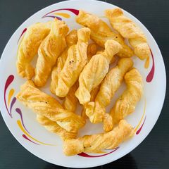 A picture of Air fried khari (twisted puffs).