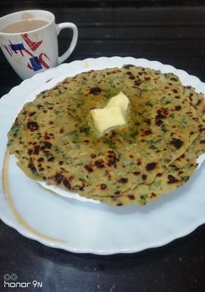 A picture of Bathua Ka Paratha.
