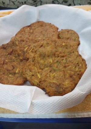 A picture of Singhara atta tikki.