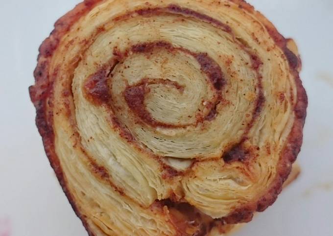 Honey and Cinnamon Roll Puff Pastry Pinwheels