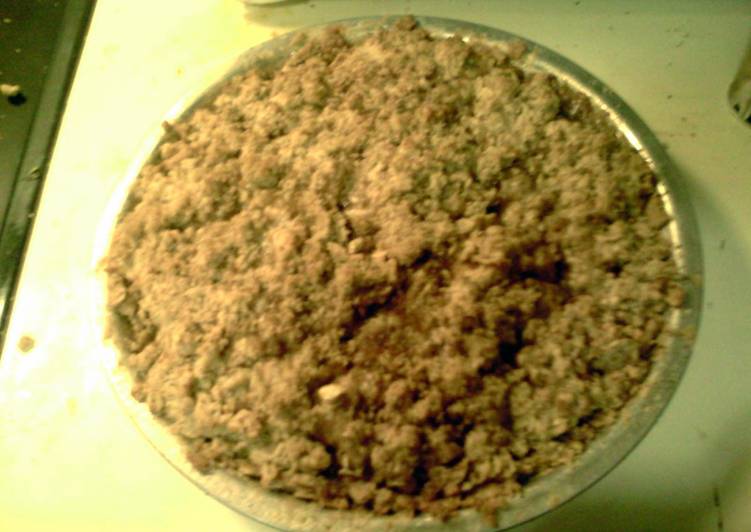 Apple crisp pie