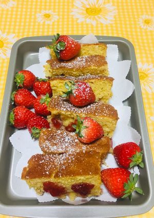 Una foto de Queque de Fresas con Queso Crema!