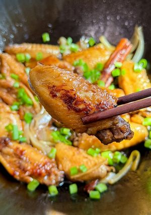 A picture of Cola Cola Wings.