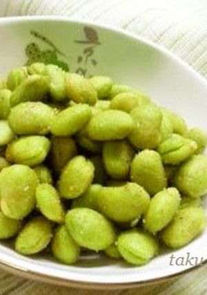 A picture of Goes Great with Beer Curry Flavored Fried Edamame.
