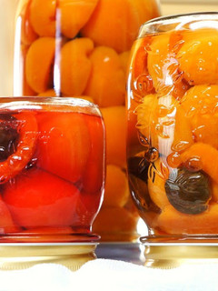 A picture of Apricots In Syrup.