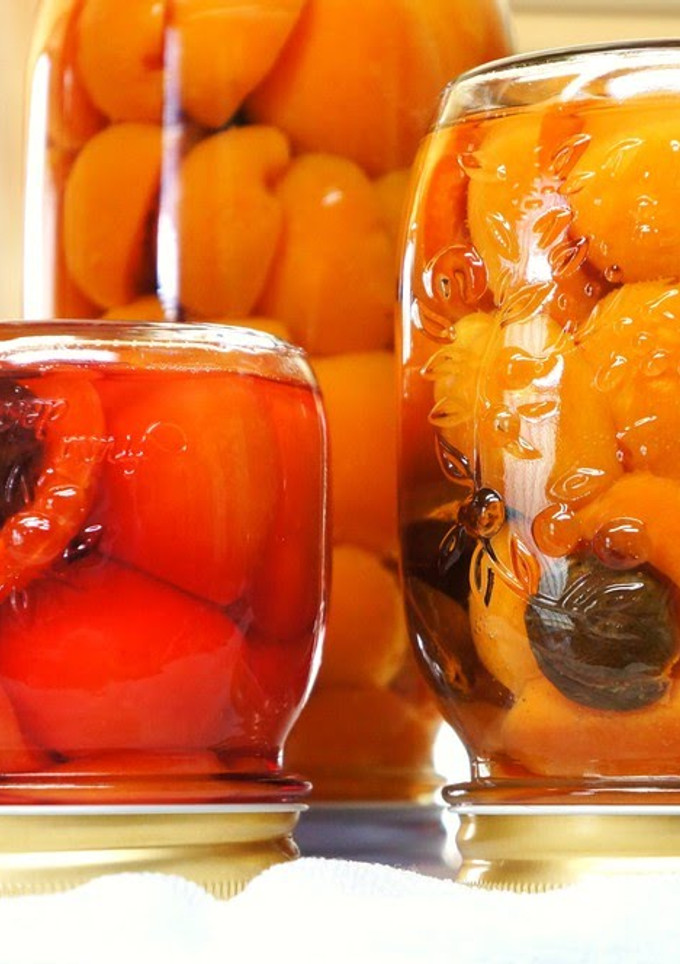 A picture of Apricots In Syrup.
