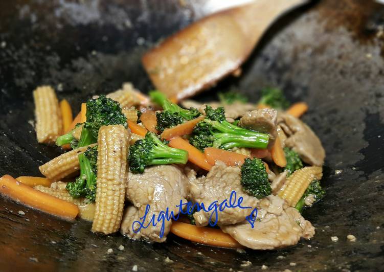 Steps to Prepare Homemade Honey Ginger Sriracha Pork Stir-fry