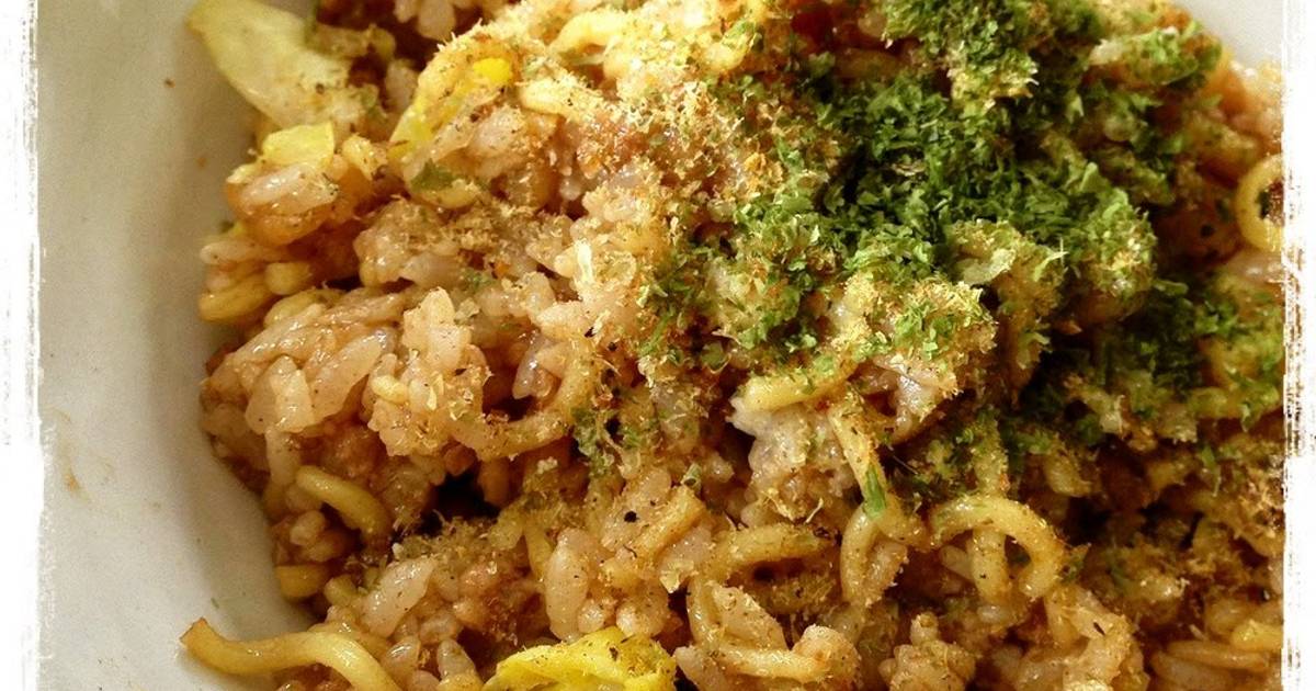 Sobameshi Yakisoba Noodles And Rice Recipe By Cookpad Japan Cookpad