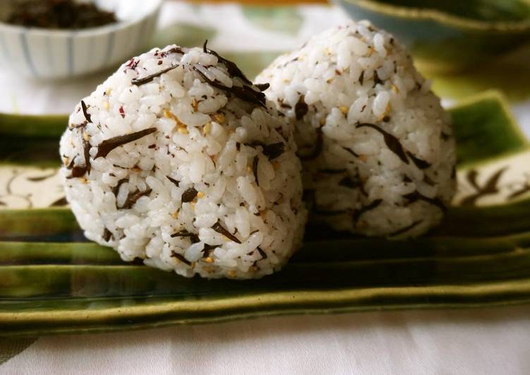 Easiest Way to Make Super Quick Homemade For Bentos Shiso Hijiki Seaweed Onigiri Rice Balls